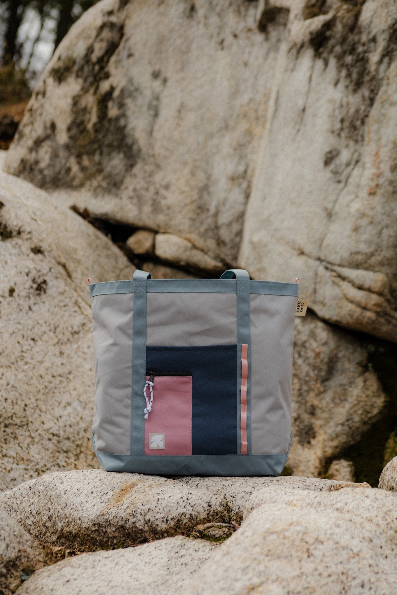 pink tech tote