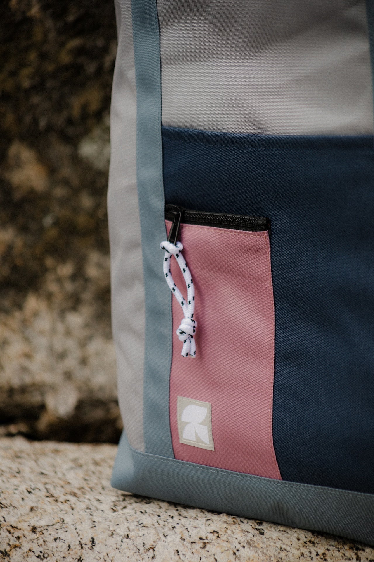 pink tech tote