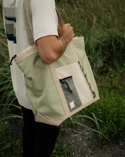 tech tote sage
