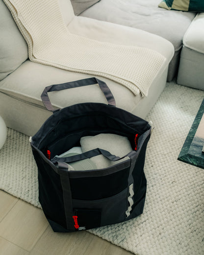 black tech tote