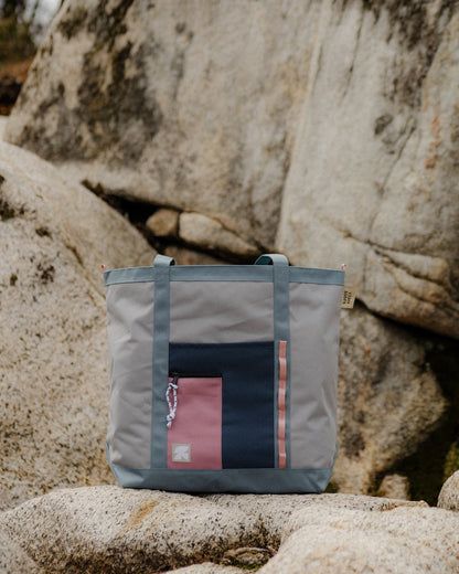 pink tech tote